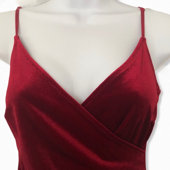 Le Chateau Red Velvet Dress with high slit - Picture 3 of 4
